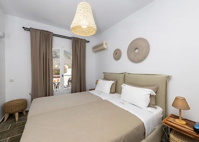 Nymfes Kamares (Sifnos)