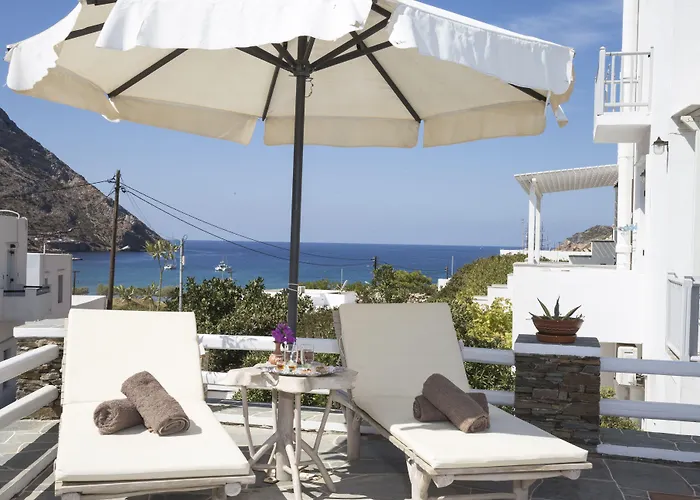 Nymfes Kamares (Sifnos)