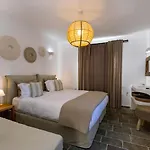 Nymfes Hotel