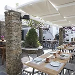 Nymfes Hotel