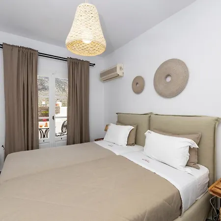 Nymfes Kamares (Sifnos)