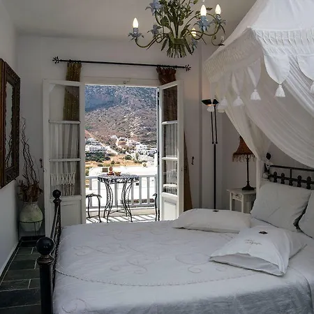 Nymfes Hotell 3*