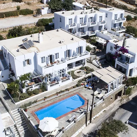 Nymfes Kamares (Sifnos)