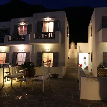 Nymfes Kamares (Sifnos)