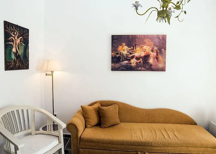 尼姆菲斯酒店 3*