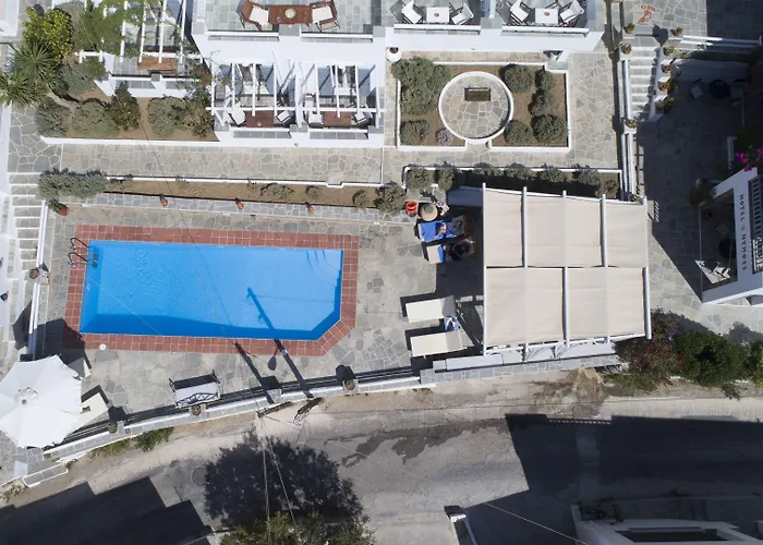 尼姆菲斯酒店 3*